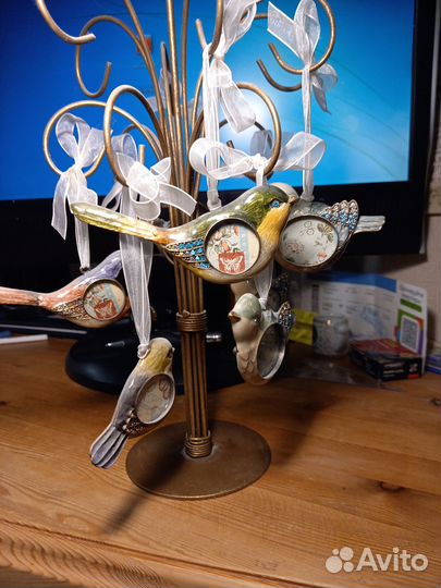 Семейное дерево, с птичками под фото