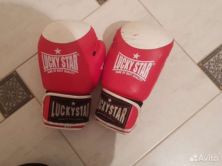 Боксерские перчатки