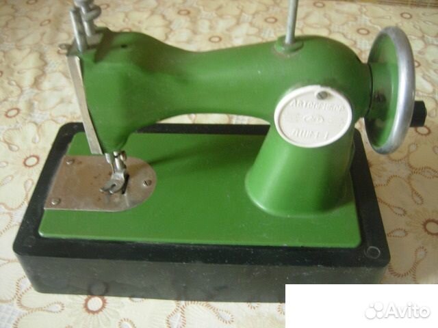 Детская швейная машинка