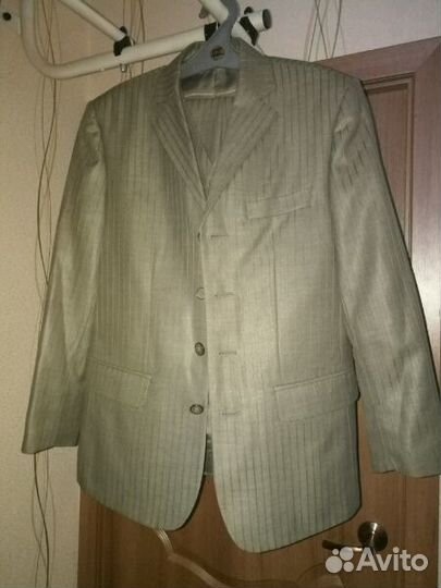 Костюм тройка