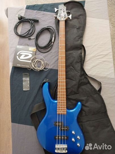 Бас гитара cort с комбоусилителем