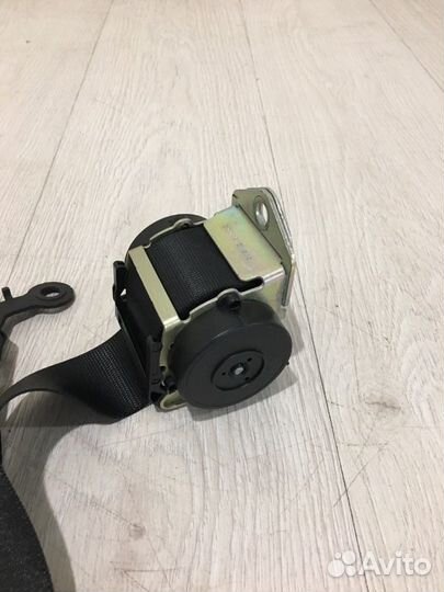 Ремень безопасности задний Mercedes Benz E350 W211
