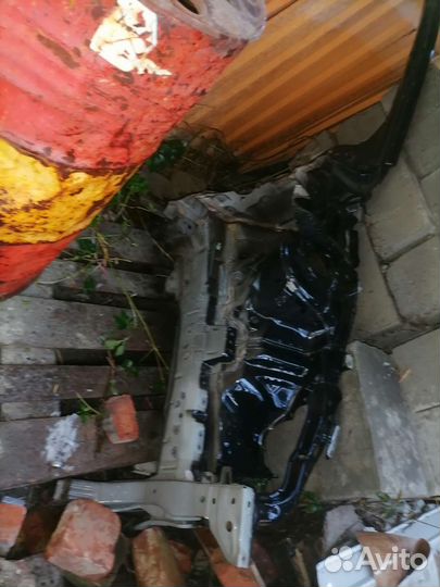 Четверть левая передняя митсубиши лансер 10