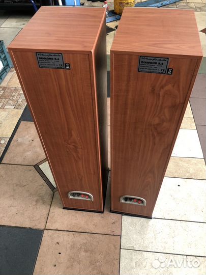Фронтальные колонки Wharfedale Diamond 8.4