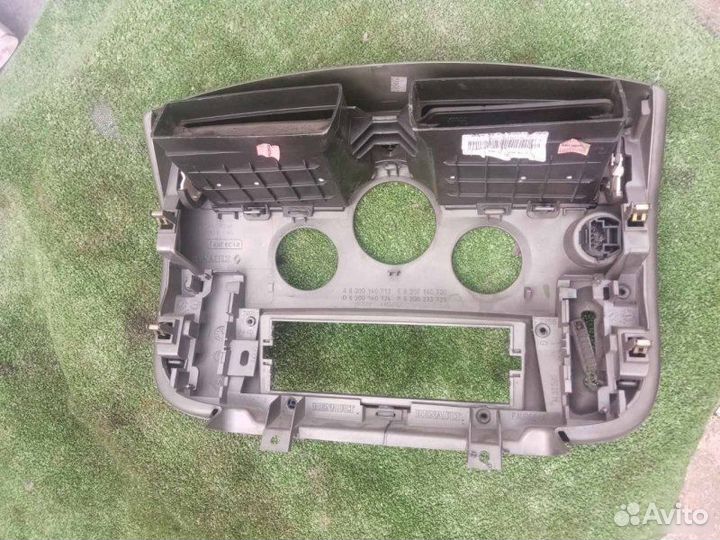 Накладка в торпедо Renault Scenic 2