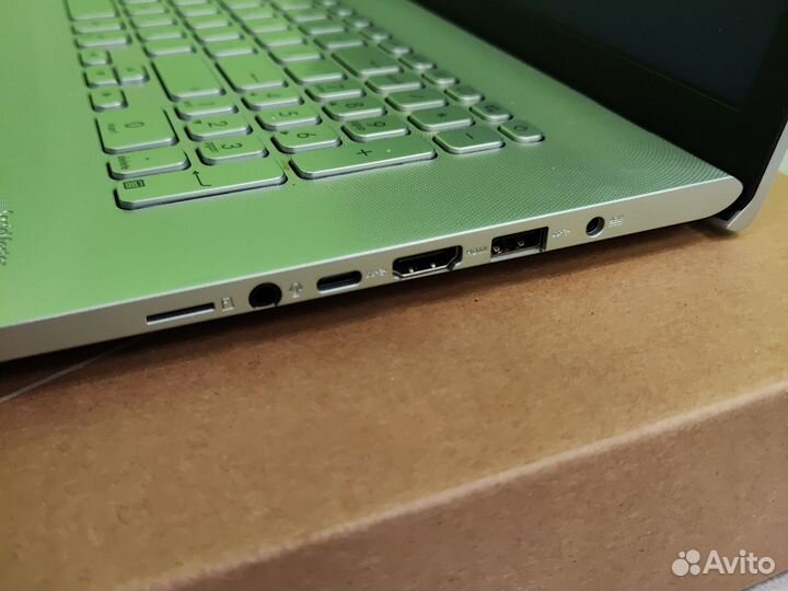 Ноутбук asus 17.3 Intel i5, 8гб DDR4, 256гб SSD