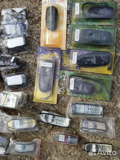 Новые чехлы от старых сотовых телефонов