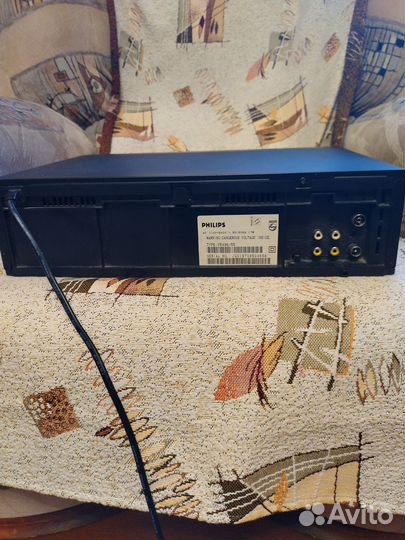 Видеомагнитофон Philips VR-496/55