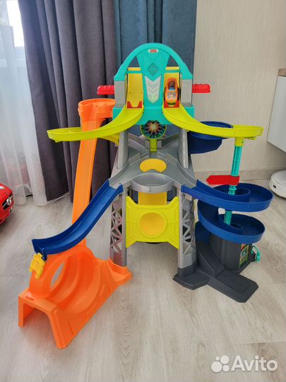 Гоночный трек fisher-price