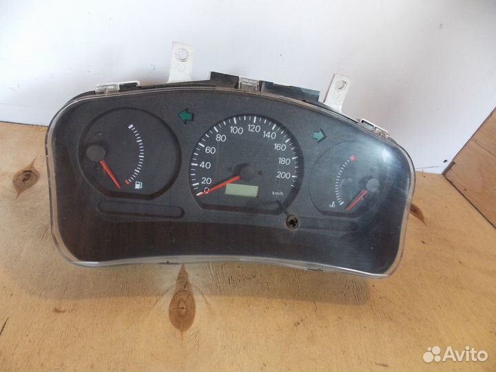 Щиток приборов Mitsubishi Colt V / Lancer CK