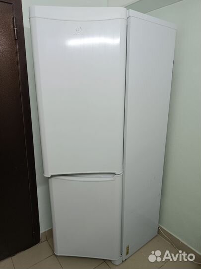 Холодильник двухкамерный indesit