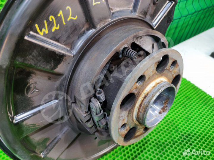 Цапфа (кулак) задняя левая Mercedes-Benz E W212