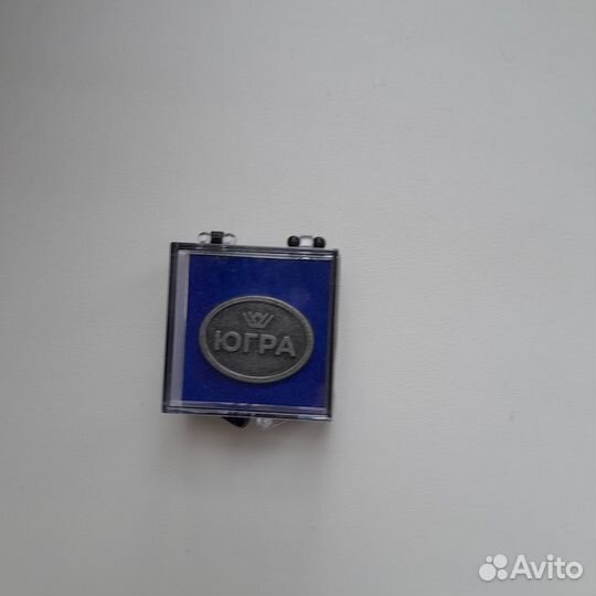 Значок для одежды с коробкой