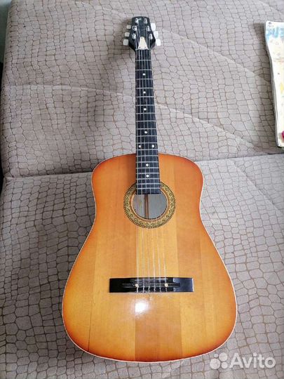 Гитара эстрадная