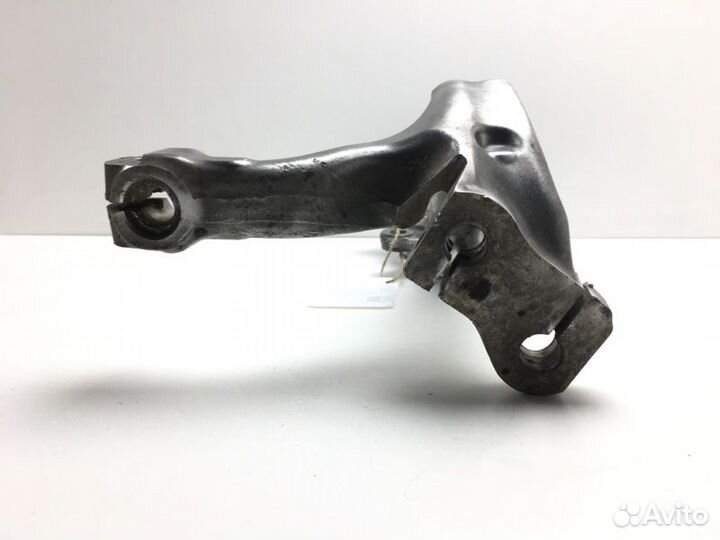 Кулак поворотный передний правый Audi A6 4F2 BDW