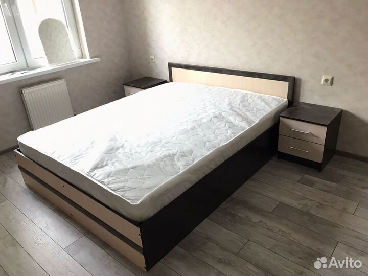 Кровать с матрасом