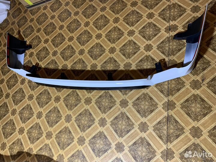 Губа задняя Toyota Prado 150 Black Onyx Бел Дефект