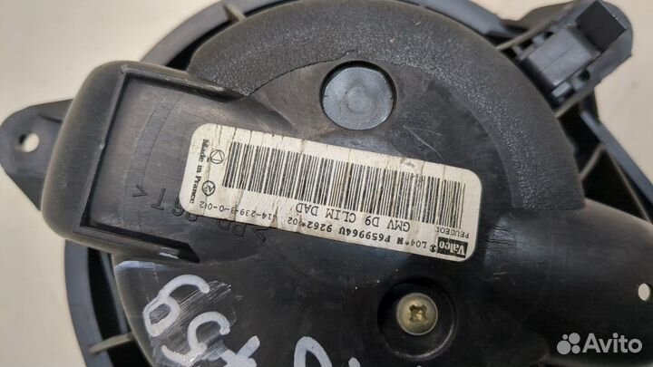 Двигатель отопителя Peugeot 406