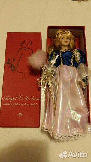 Кукла форфоровая 