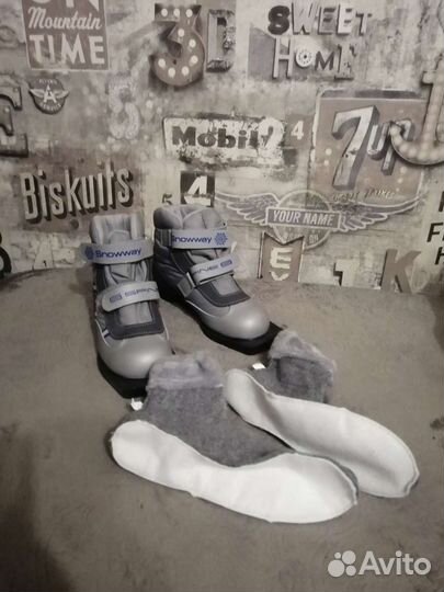 Лыжные ботинки 