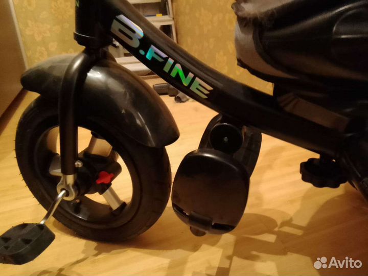 Детский велосипед с ручкой