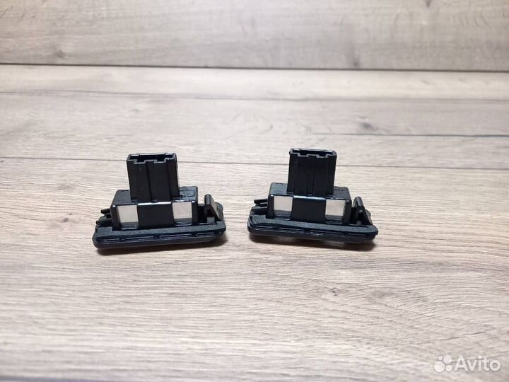 Подсветка номера Mercedes W203 A2038200556