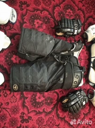 Комплект формы для игры в хоккей с шайбой