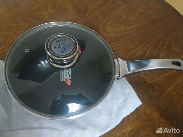 Сковорода с крышкой Новая фирмы Bohmann d24см