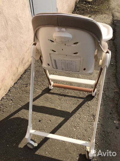 Стульчик для кормления Happy Baby Berny v2