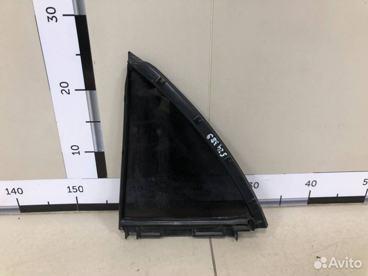 Стекло двери задней правой форточка Toyota Corolla