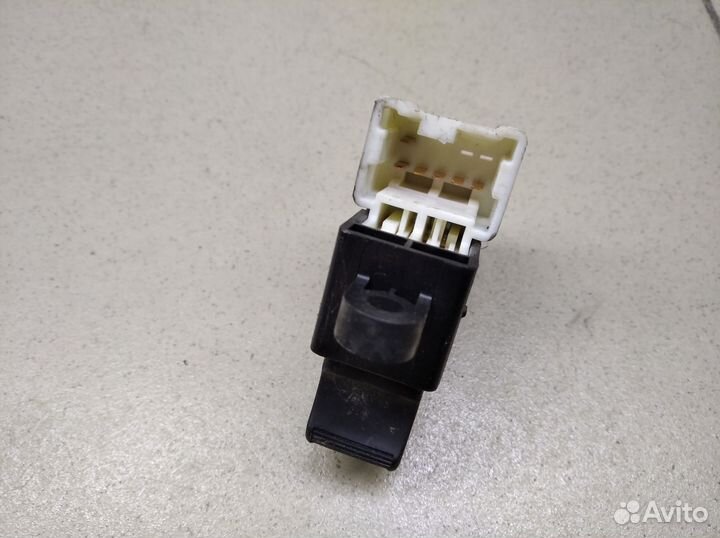 Кнопка стеклоподъемника Almera N16 2000-2006