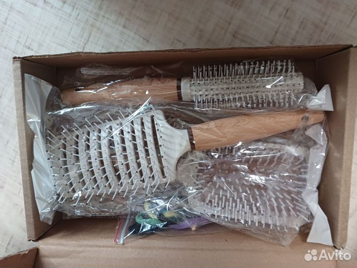 Продам набор расчесок