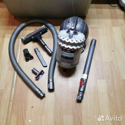 Пылесос Dyson dc52