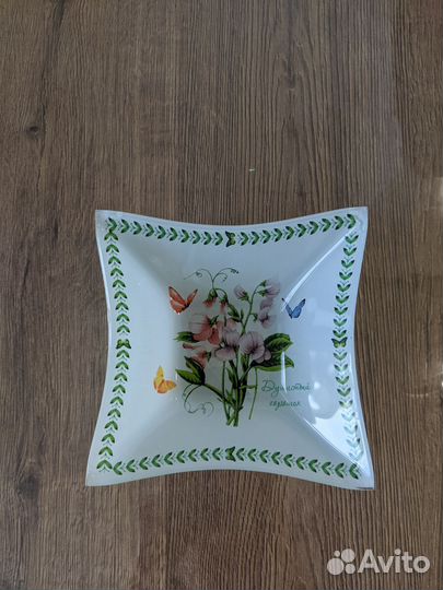 Вазы для фруктов, тарелки