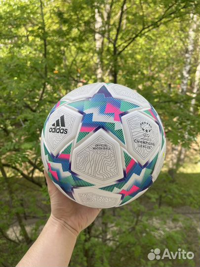 Футбольный мяч adidas лига чемпионов