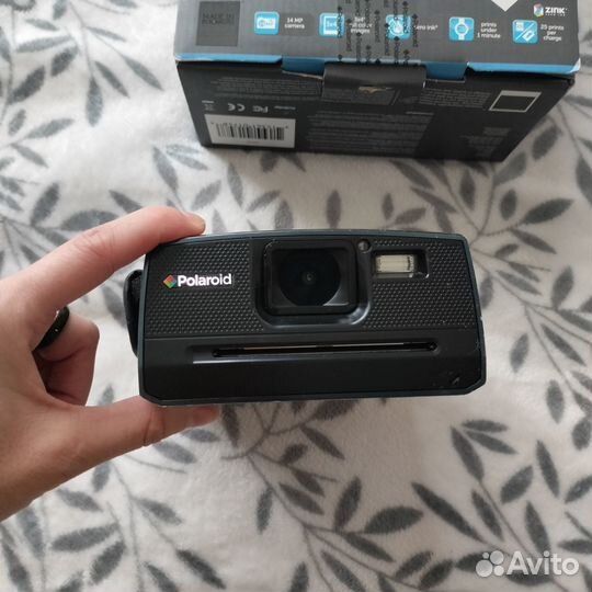 Фотоаппарат моментальный polaroid