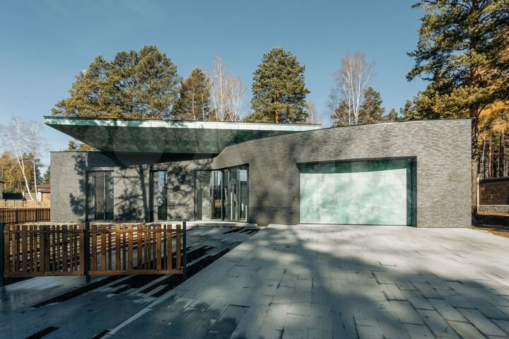 Дом 260 м² на участке 15 сот.