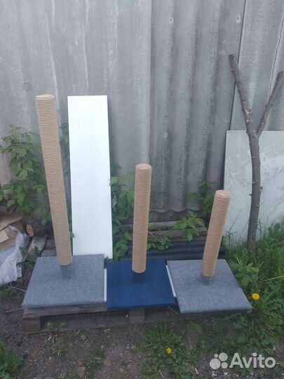 Когтеточка столбик с лежанкой