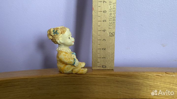 Сувенир статуэтка малышка девочка