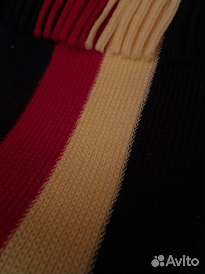 Красивый новый шарф