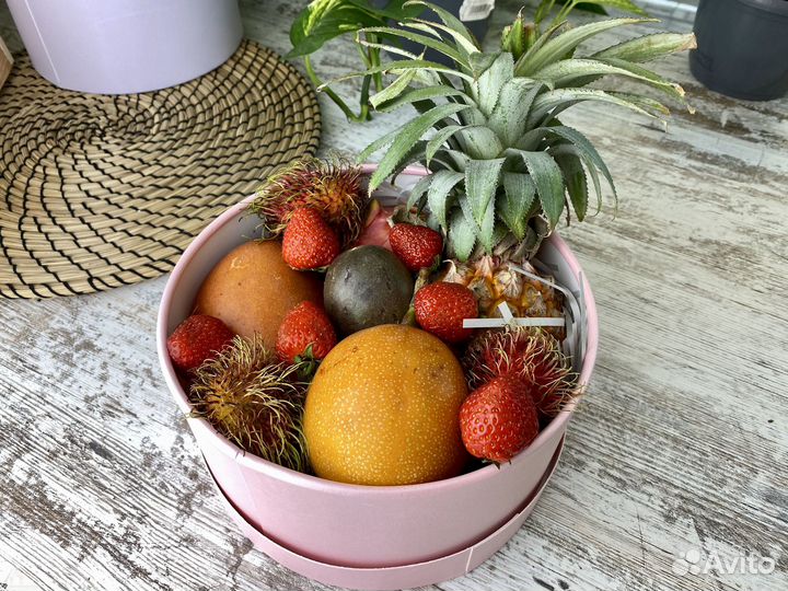 Набор с экзотическими фруктами