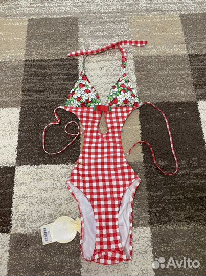 Купальник слитный новый