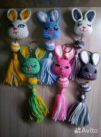 Игрушка вязаная крючком Брелок Зайка