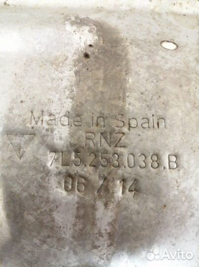 Кожух выпускного коллектора правый Porsche Cayenne