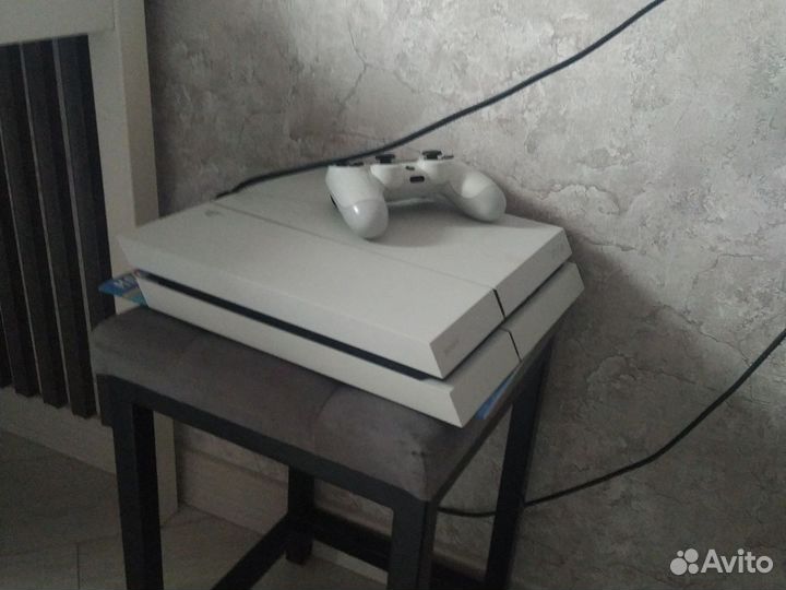 Игровая приставка ps4 500гб