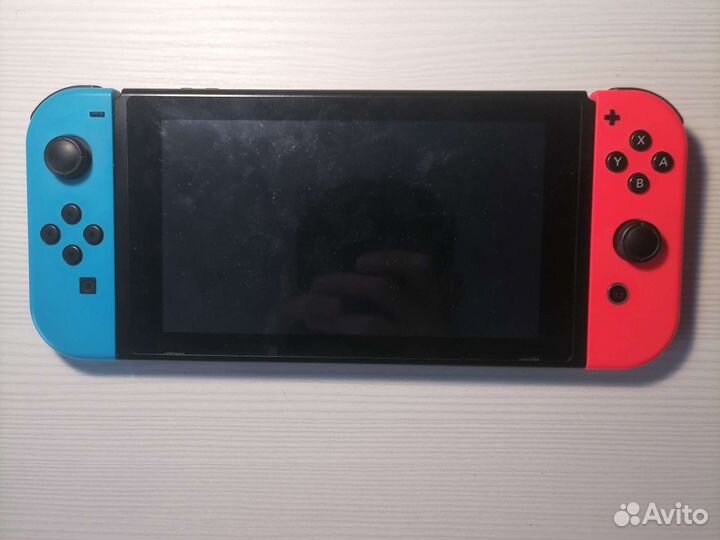 Nintendo Switch + чехол