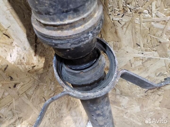 Вал карданный задний Audi A6 c6 C6
