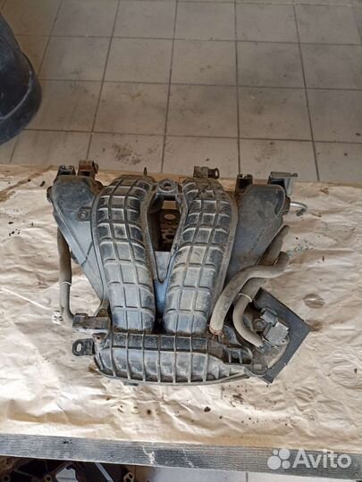 Впускной коллектор Митцубиси lancer