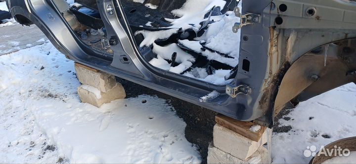 Renault kaptur боковина кузова правая