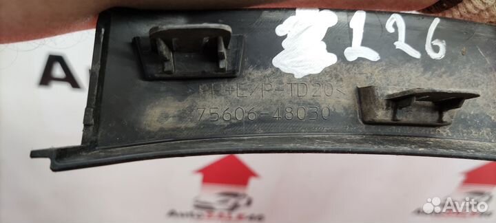 Накладка крыла заднего левого Lexus RX4